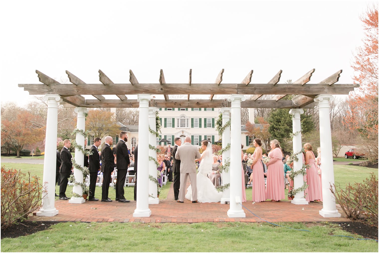 outdoor ceremony at Pen Ryn Mansion