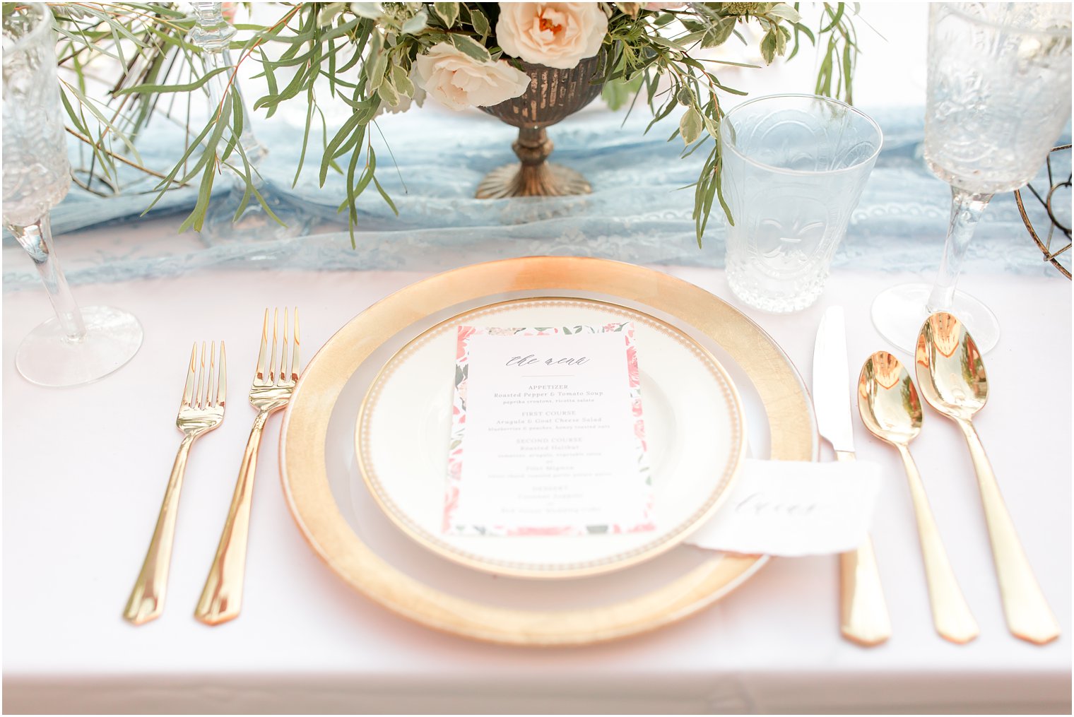 place setting with menu card by Jula Paper Co and The Shaded Maple photographed by Idalia Photography