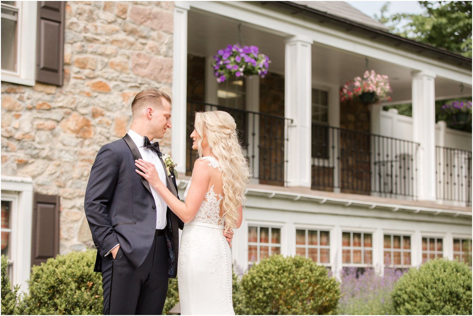 Romantic photos at the Farmhouse at the Grand Colonial in Hampton, NJ