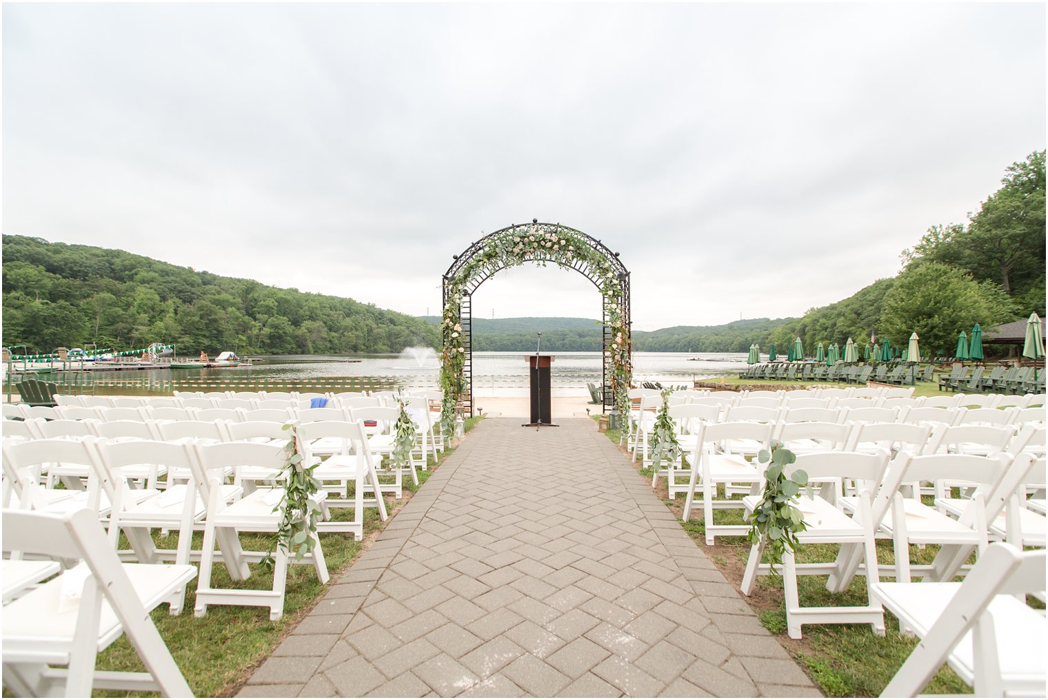 outdoor ceremony site at Lake Valhalla Club