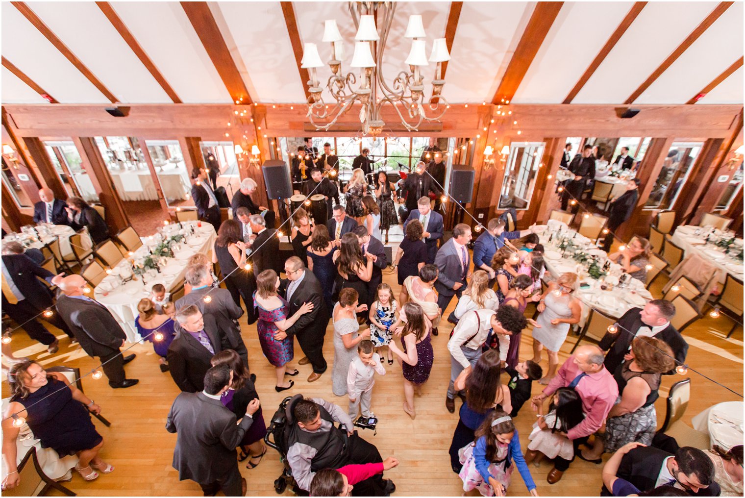 wedding reception dancing at Lake Valhalla Club