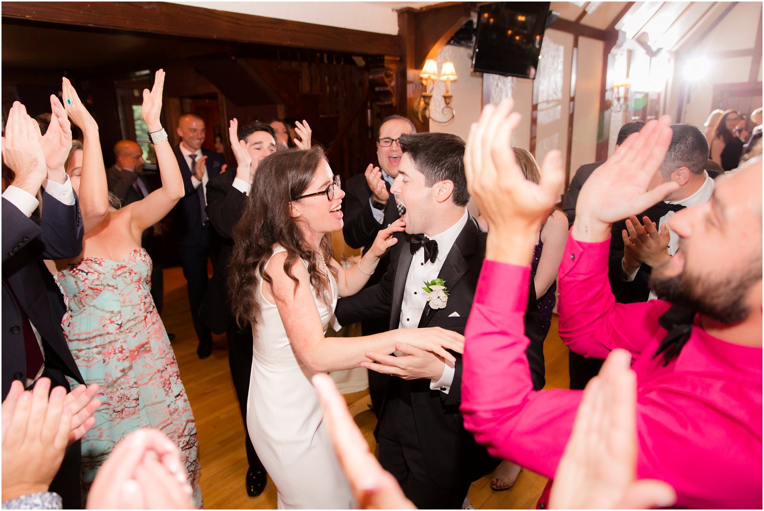 wedding reception dancing at Lake Valhalla Club