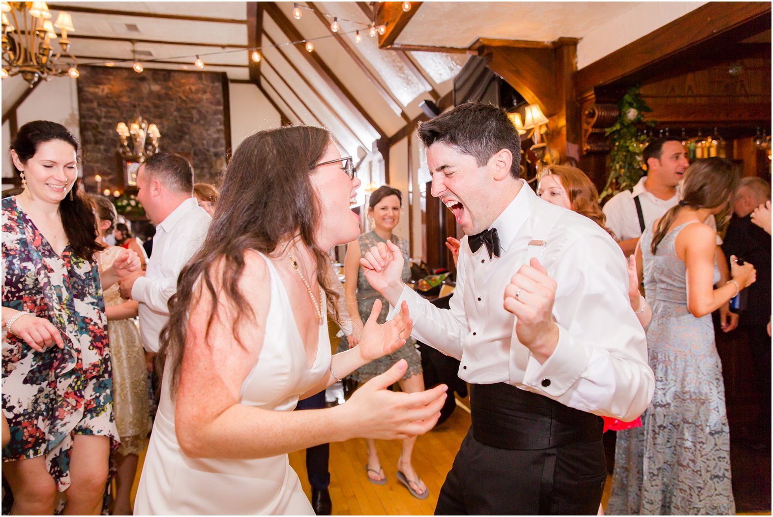 wedding reception dancing at Lake Valhalla Club