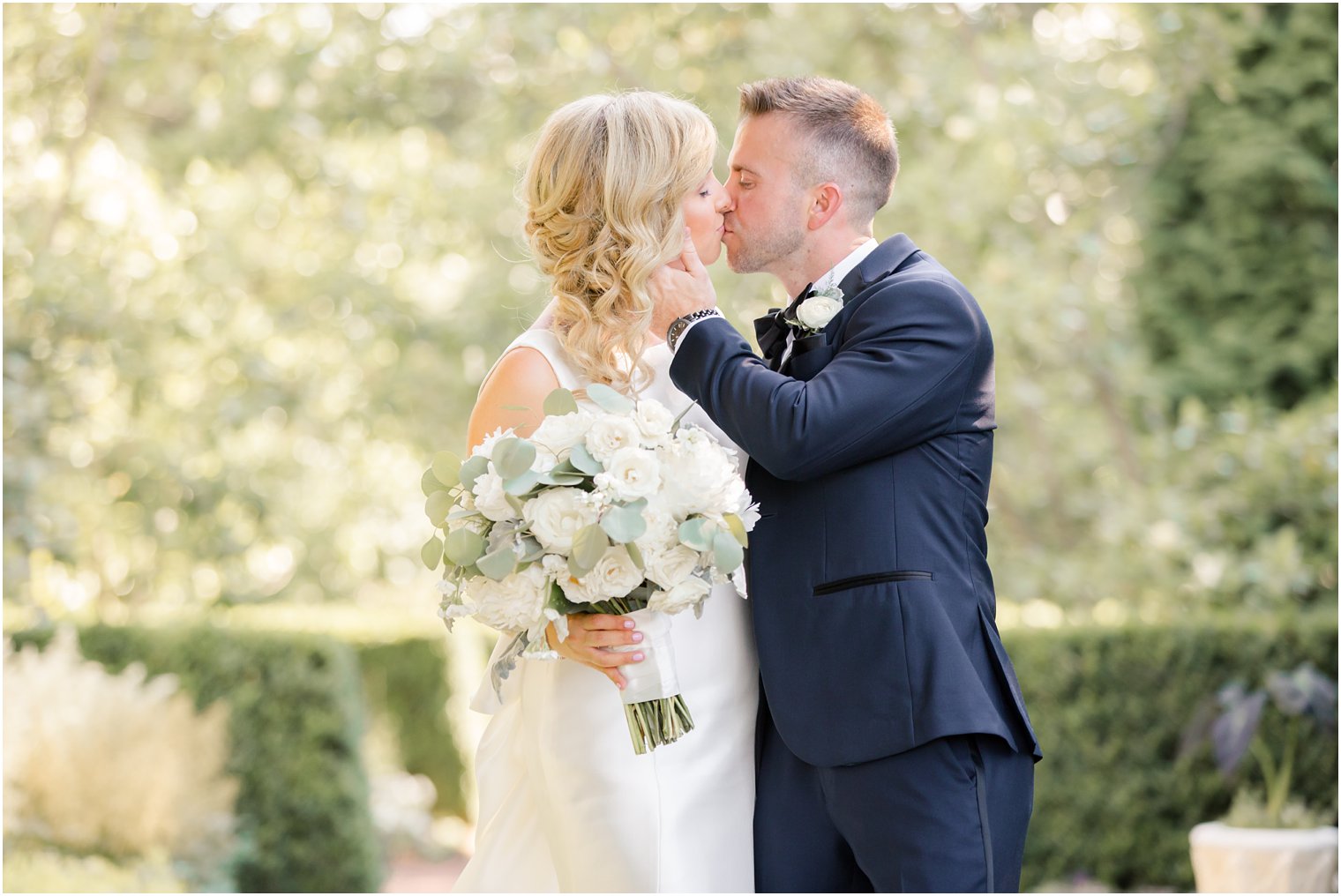 bride and groom photo at Frelinghuysen Arboretum wedding