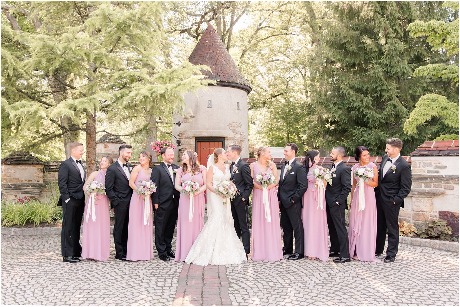 bridal party photo at Pleasantdale Chateau