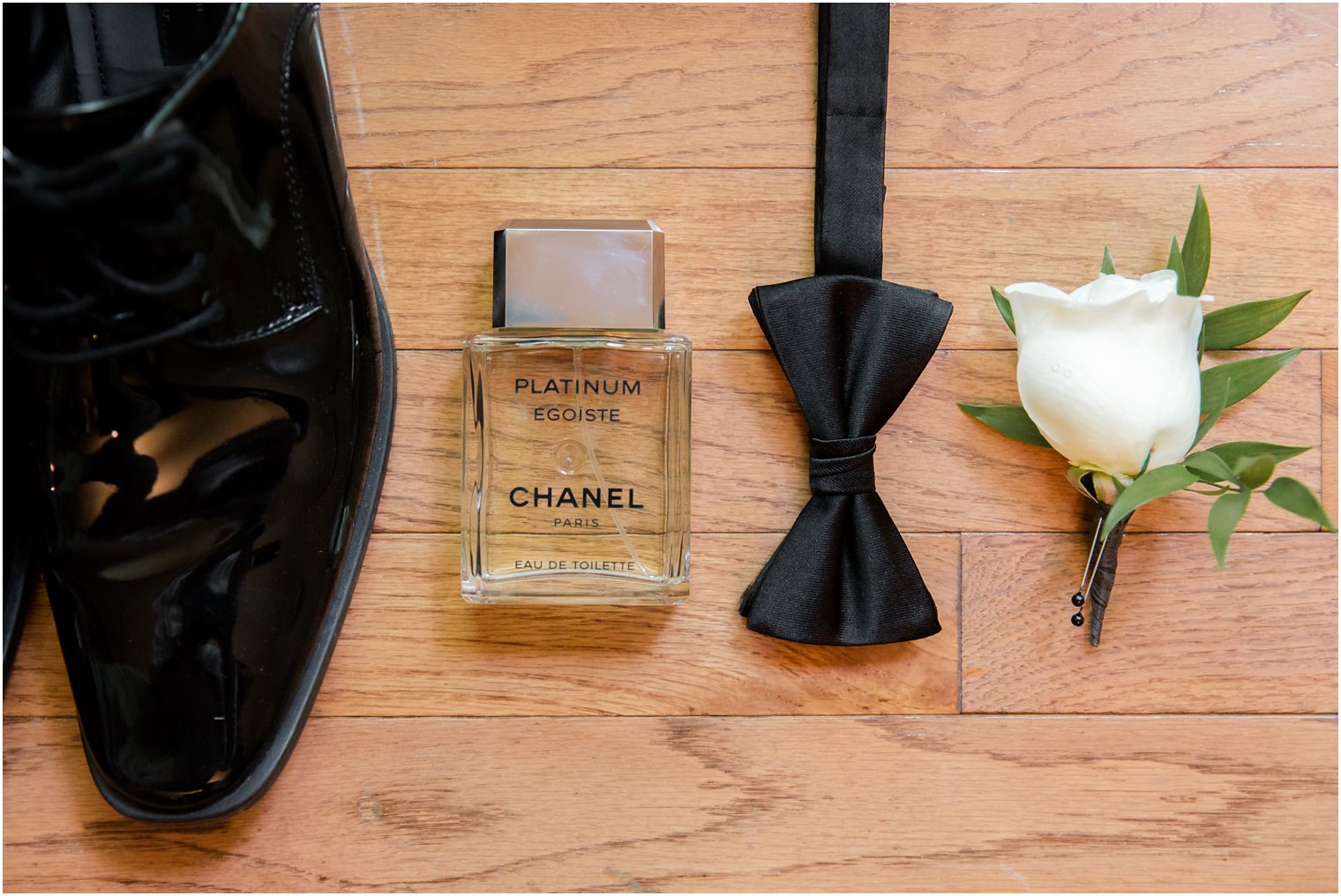 groom details for a black tie wedding