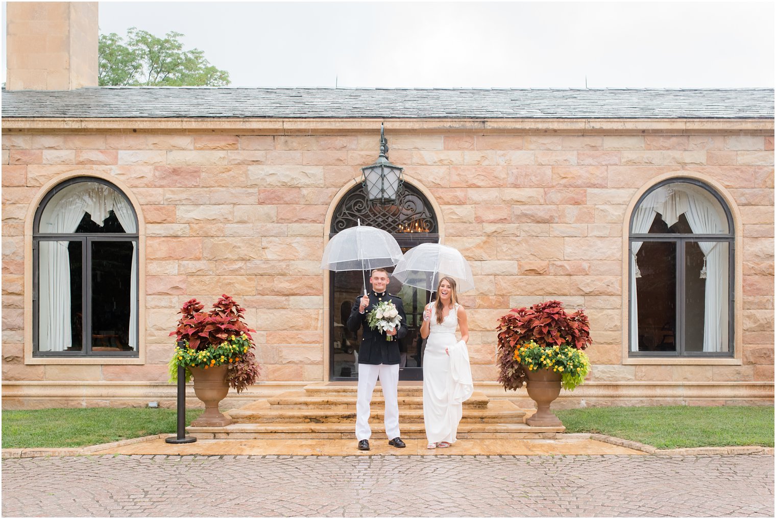 rainy wedding portraits outside Jasna Polana with Idalia Photography