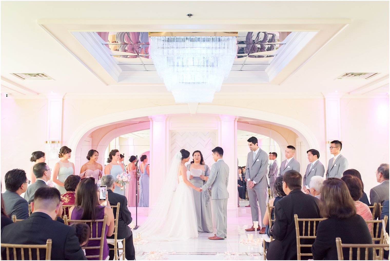 summer wedding ceremony at The Bethwood photographed by Idalia Photography