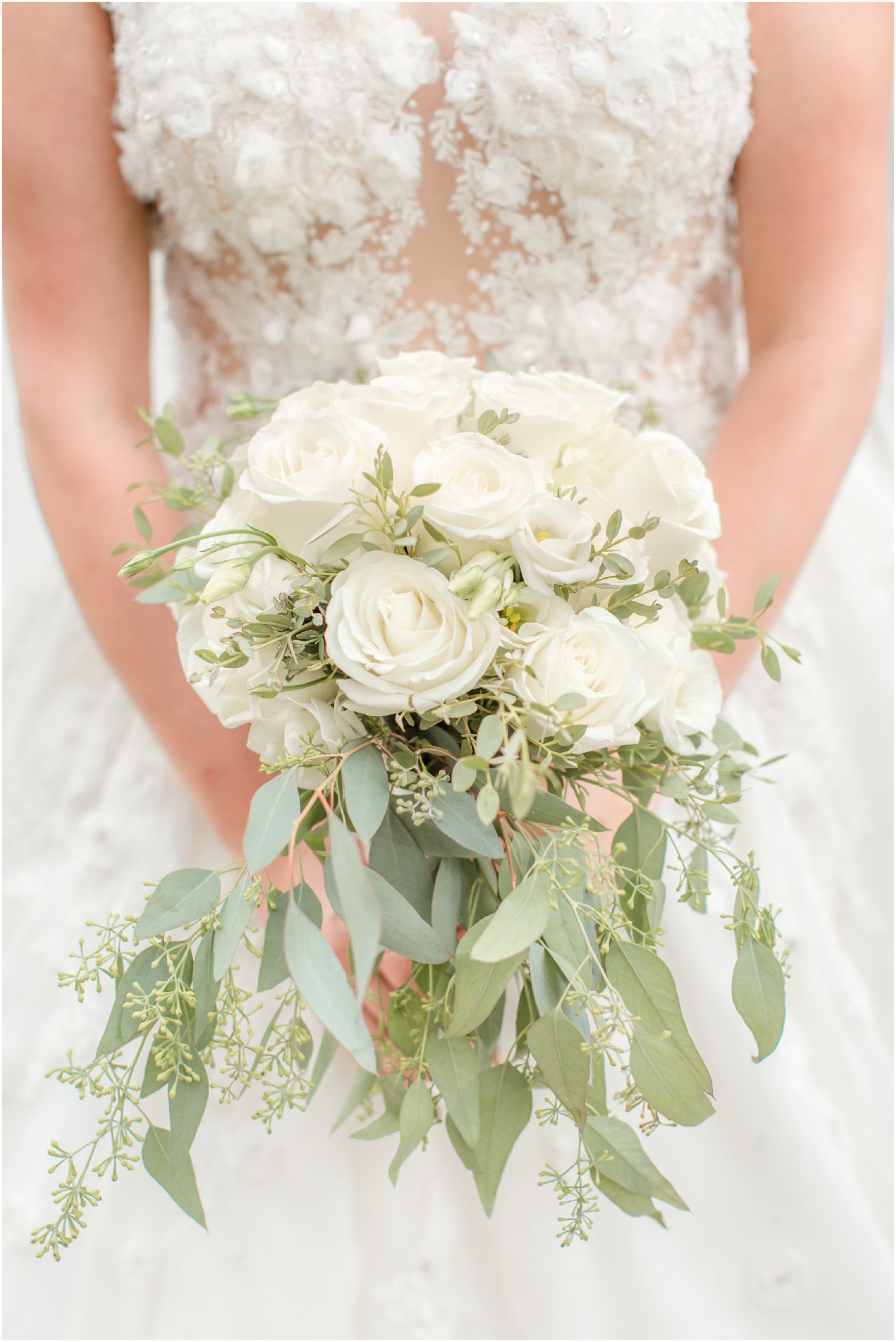 classic ivory rose bouquet by Park Floral for Legacy Castle wedding day photographed by Idalia Photography