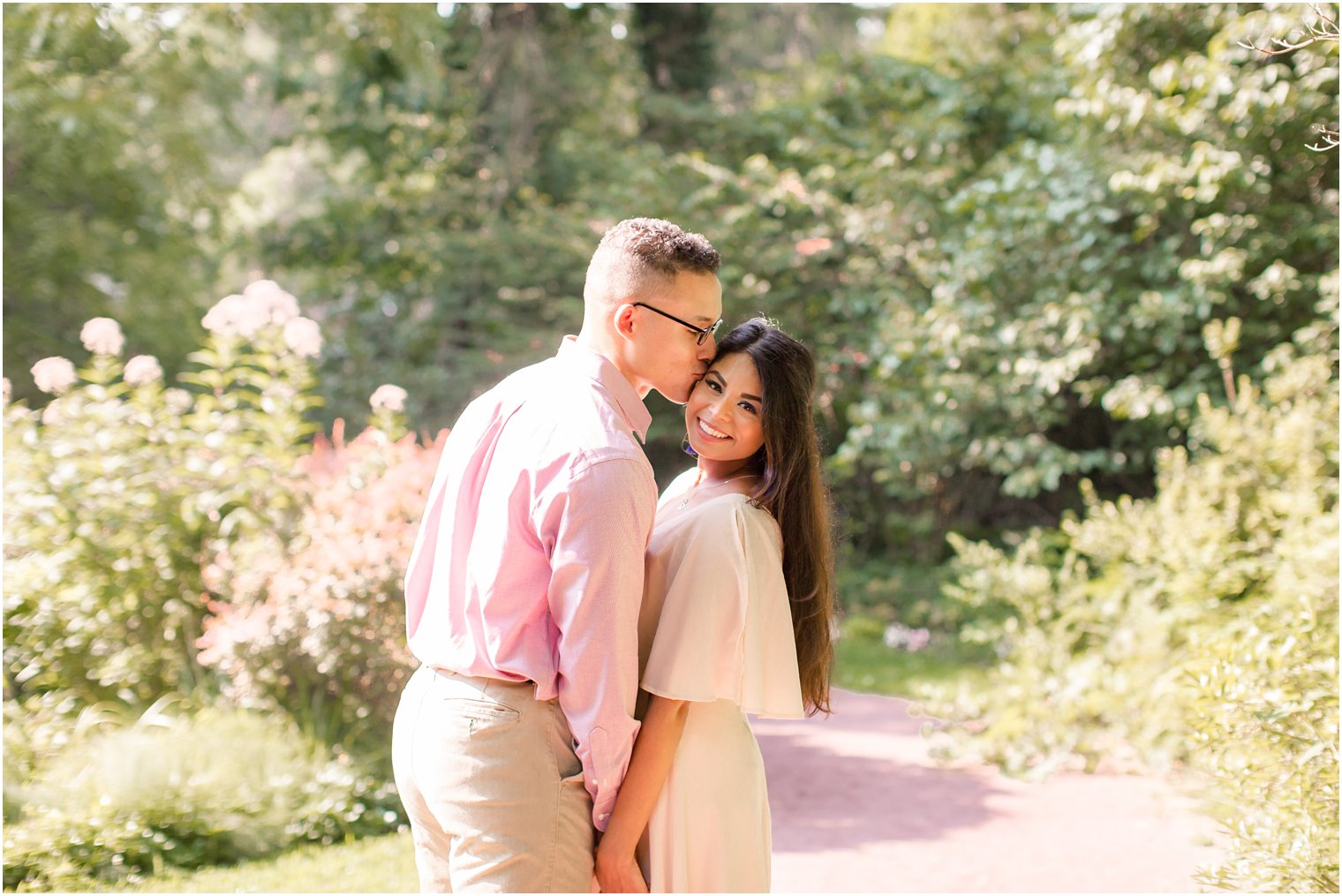 engagement pictures at Sayen Gardens photographed by Idalia Photography