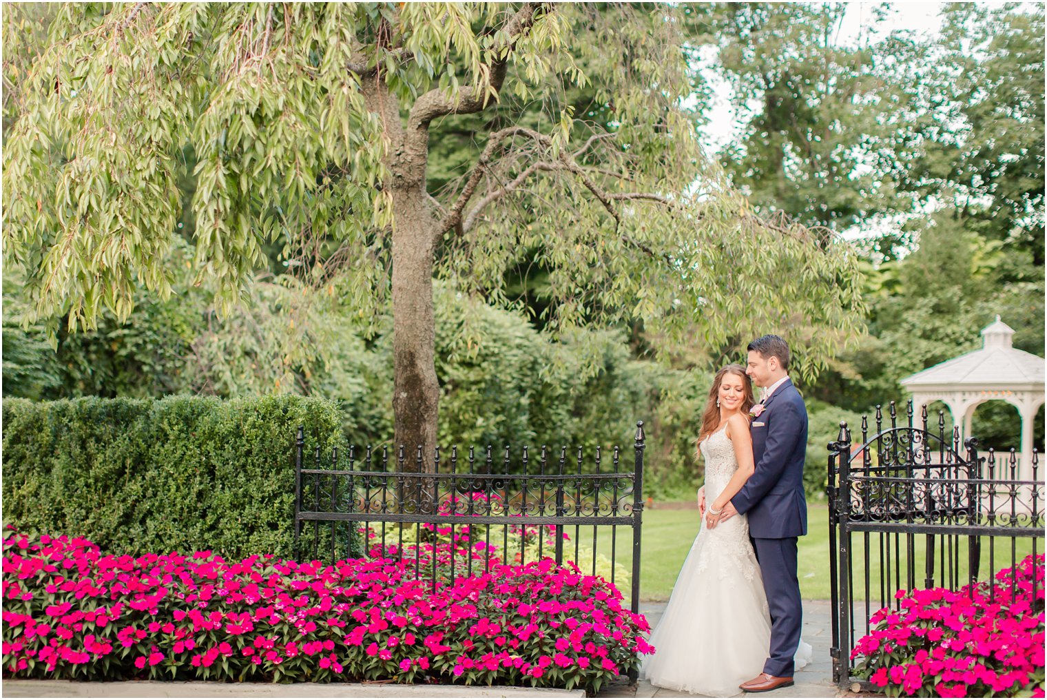 bride and groom photos at Shadowbrook