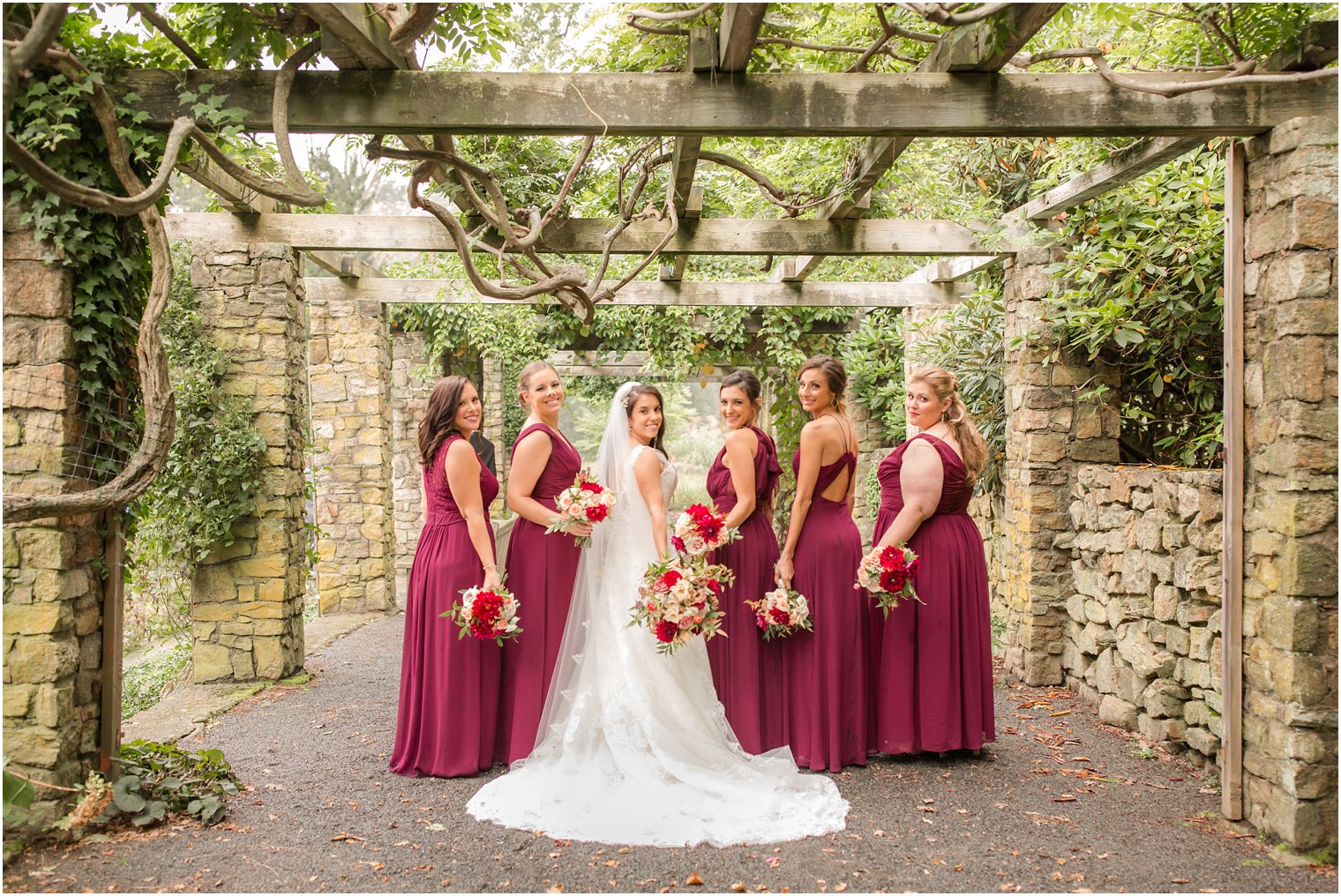 fall wedding day at Olde Mill Inn photographed by Idalia Photography