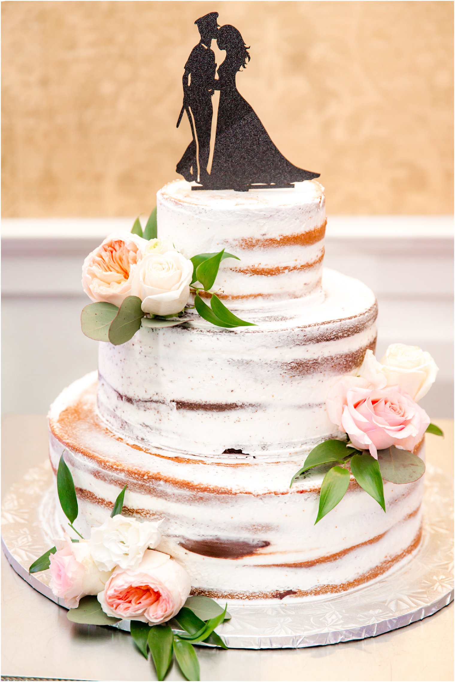 wedding cake photo at Clarks Landing Yacht Club in Point Pleasant, NJ