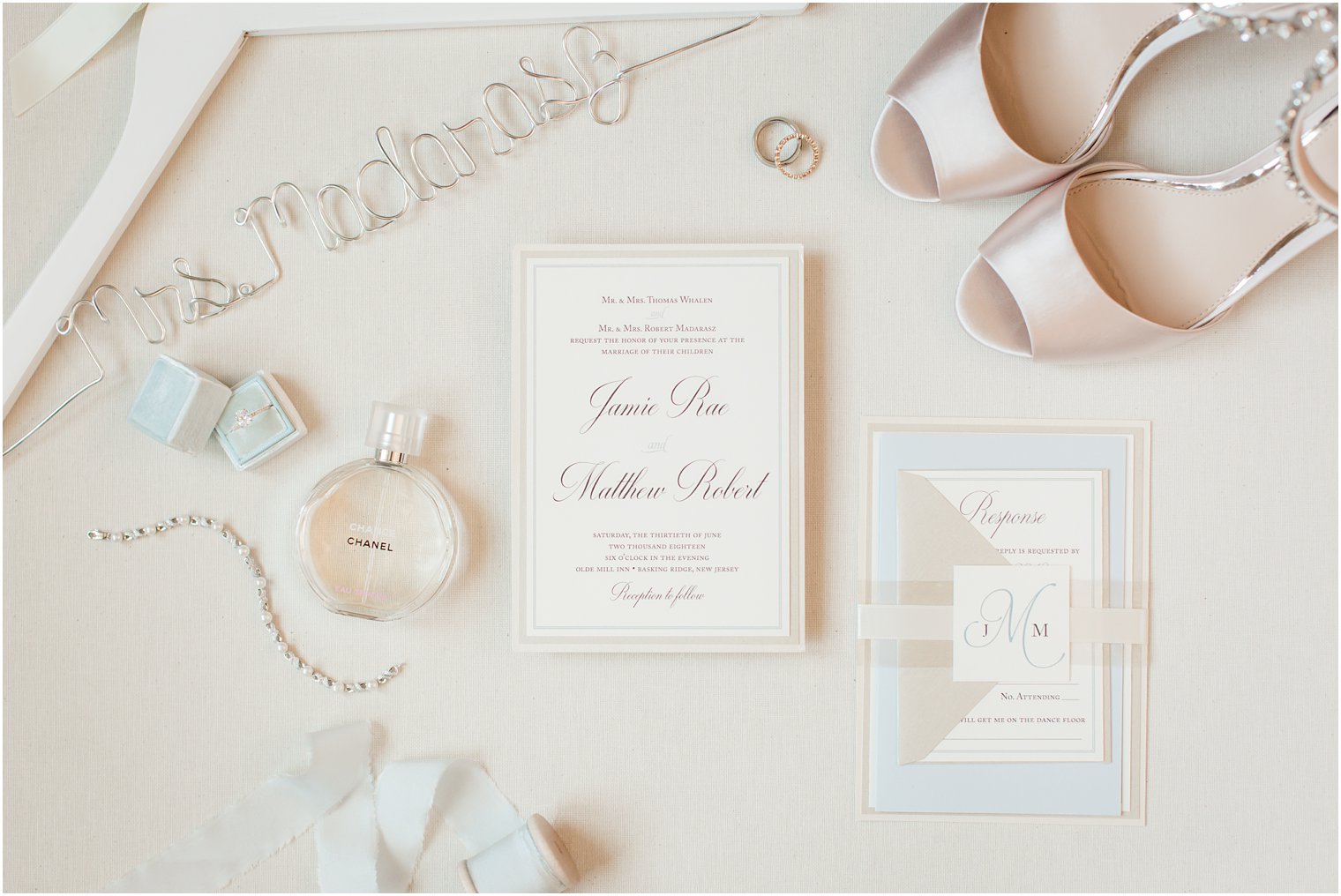 elegant wedding invitation by Art Paper Scissor