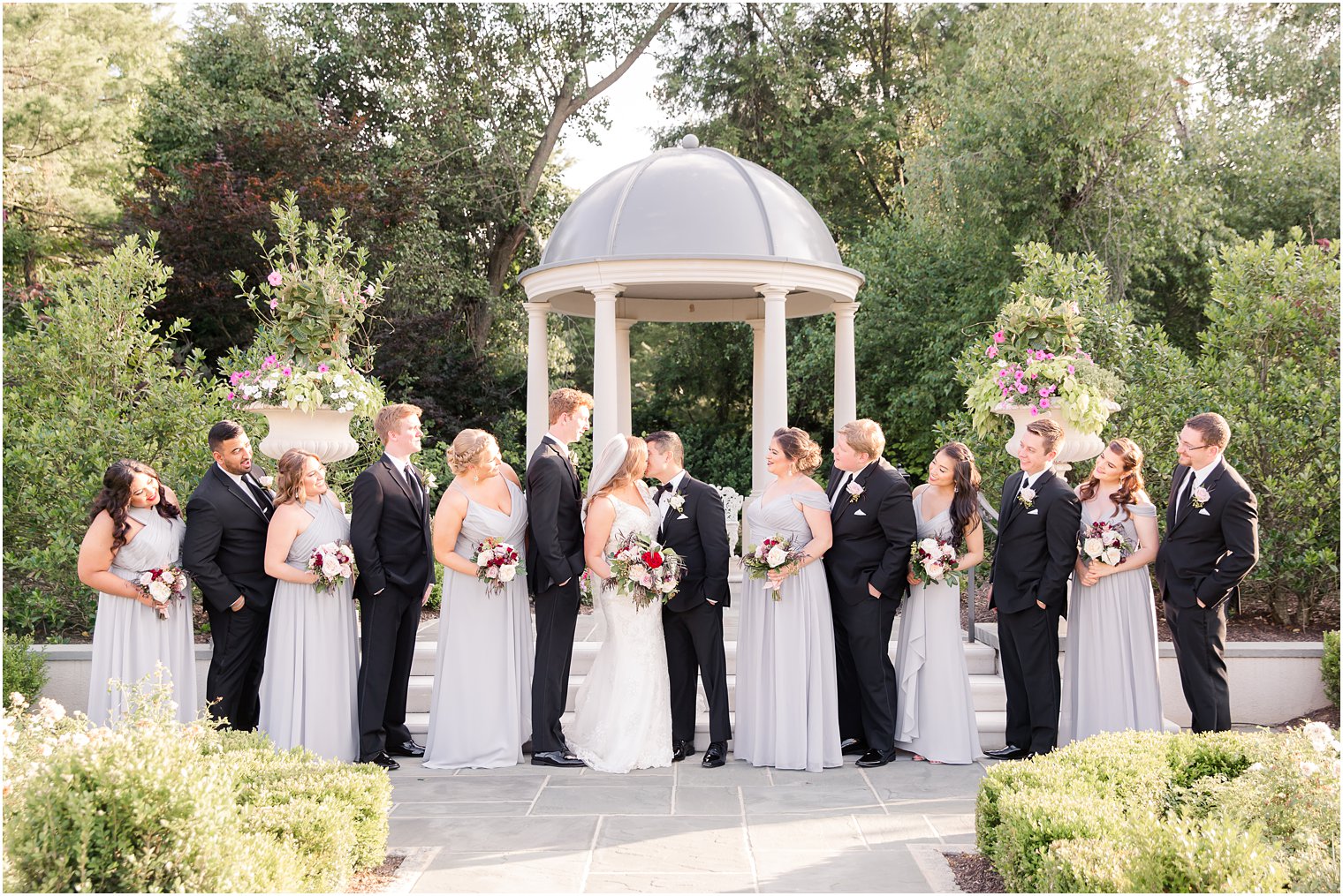 bridal party photo at Park Chateau Estate