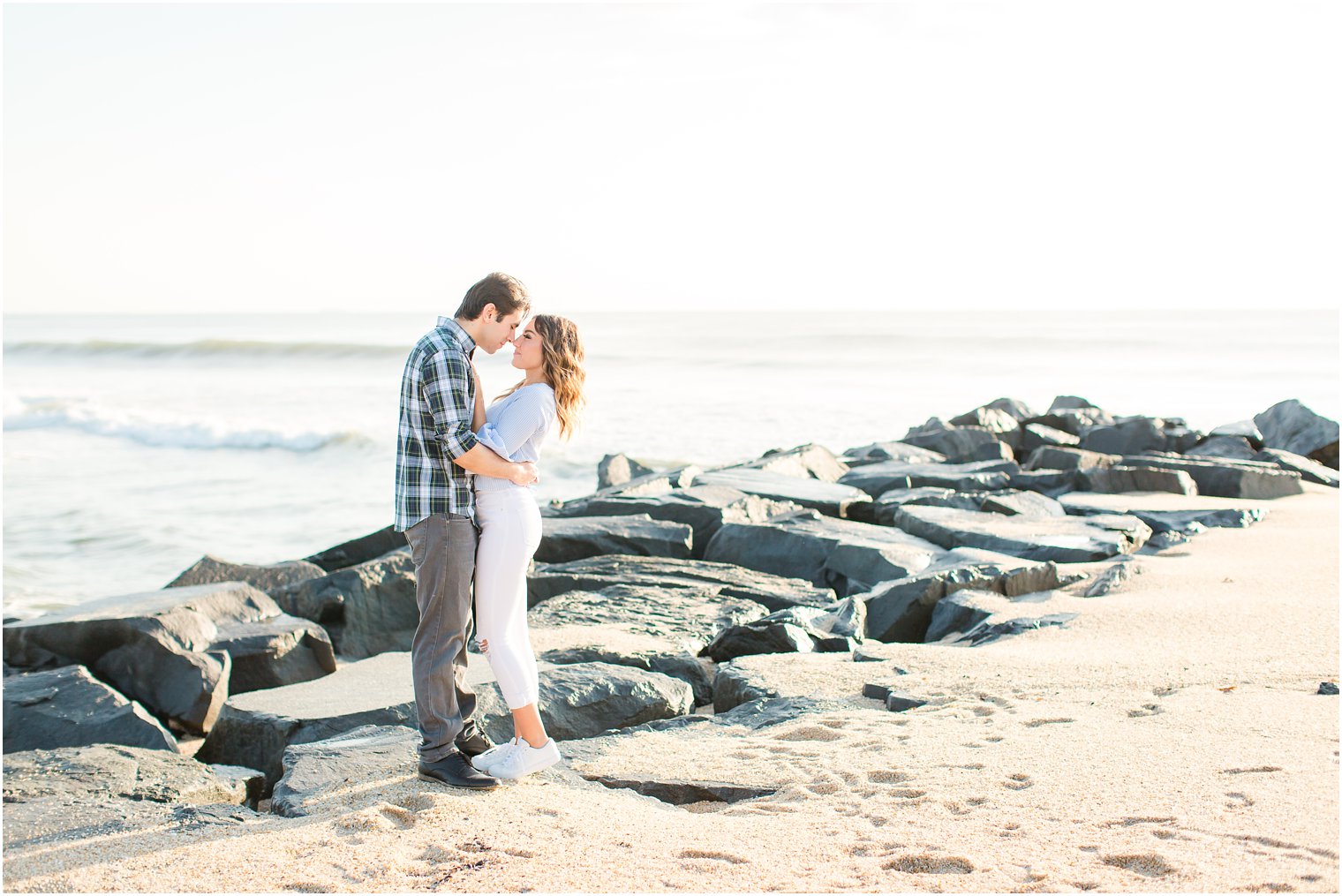 casual outfit ideas for engagement session 