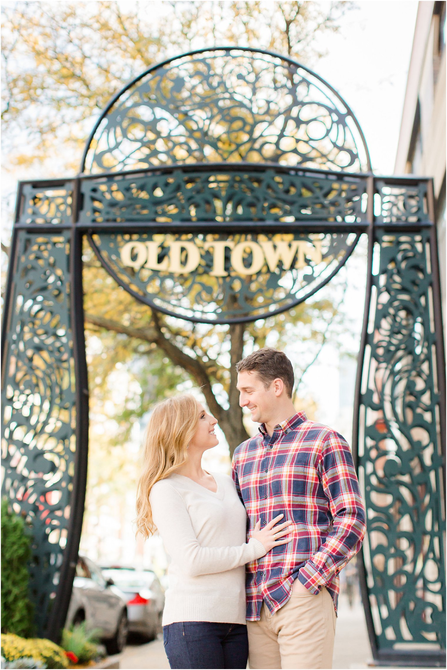 engagement photos in Old Town, Chicago