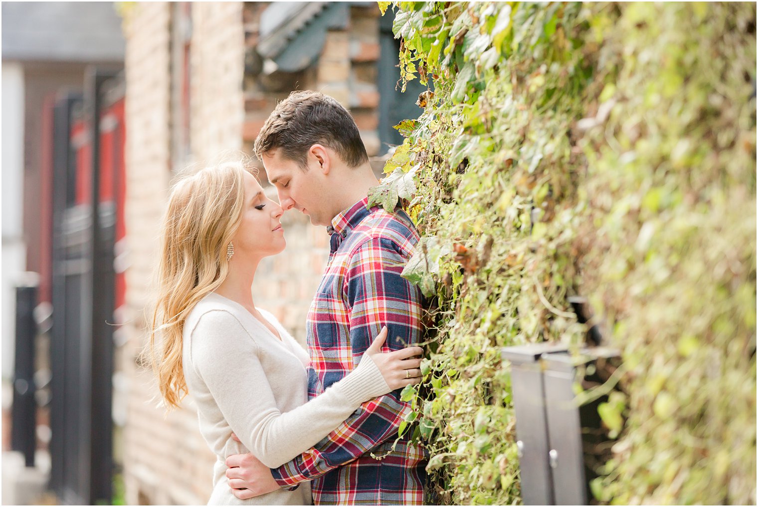 engagement photos in Old Town, Chicago