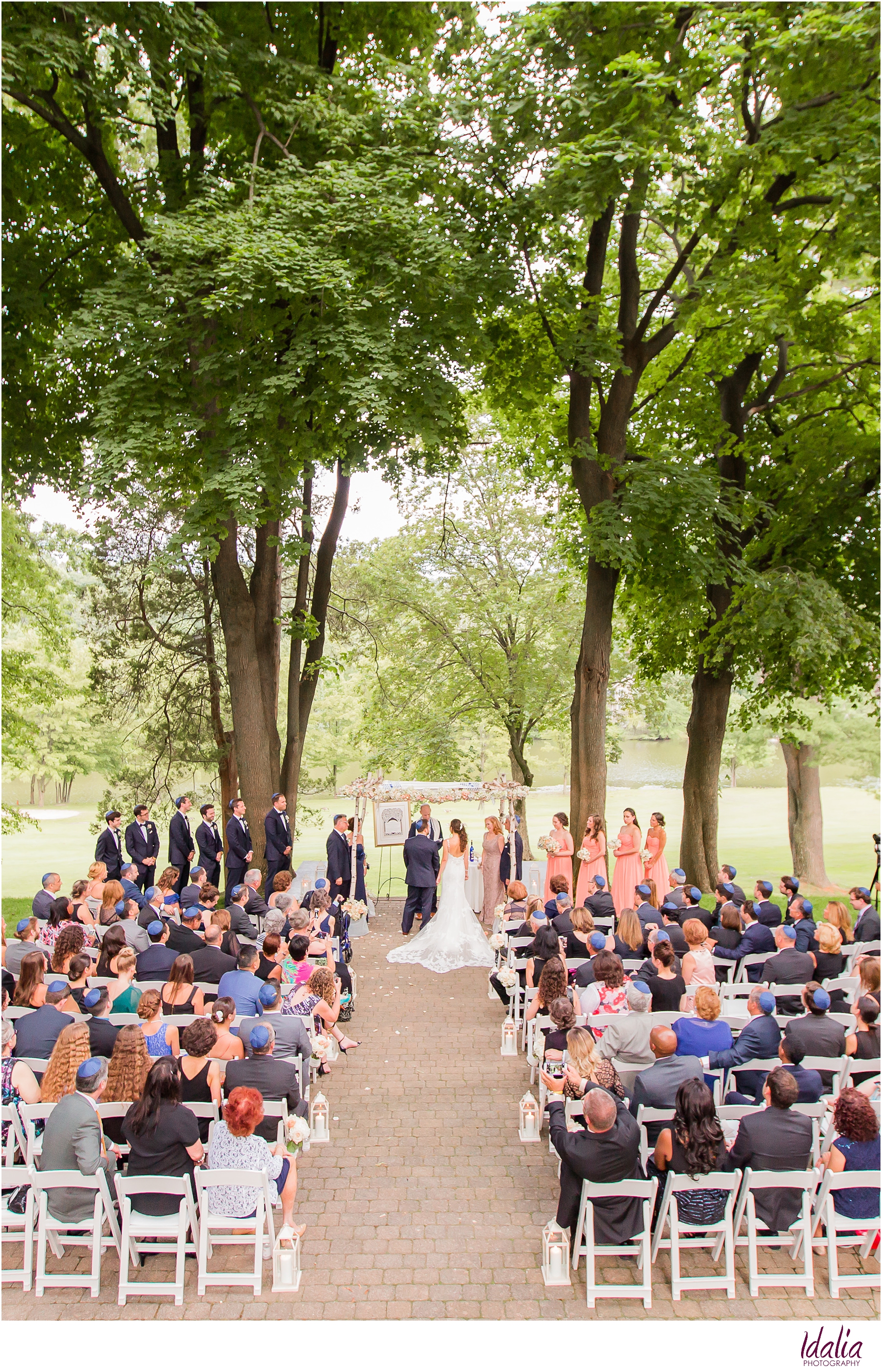 Planning a garden wedding in NJ? Click to view the outdoor ceremony location at Ramsey Golf Club in Ramsey NJ. | #njweddingvenue #ramseygolfclub