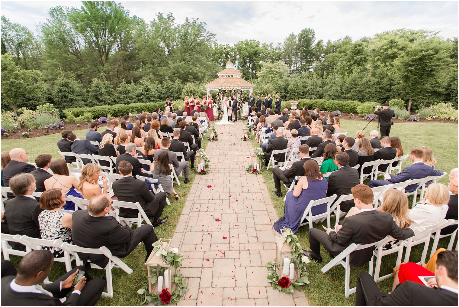 Outdoor ceremony at the Farmhouse at the Grand Colonial in Hampton, NJ