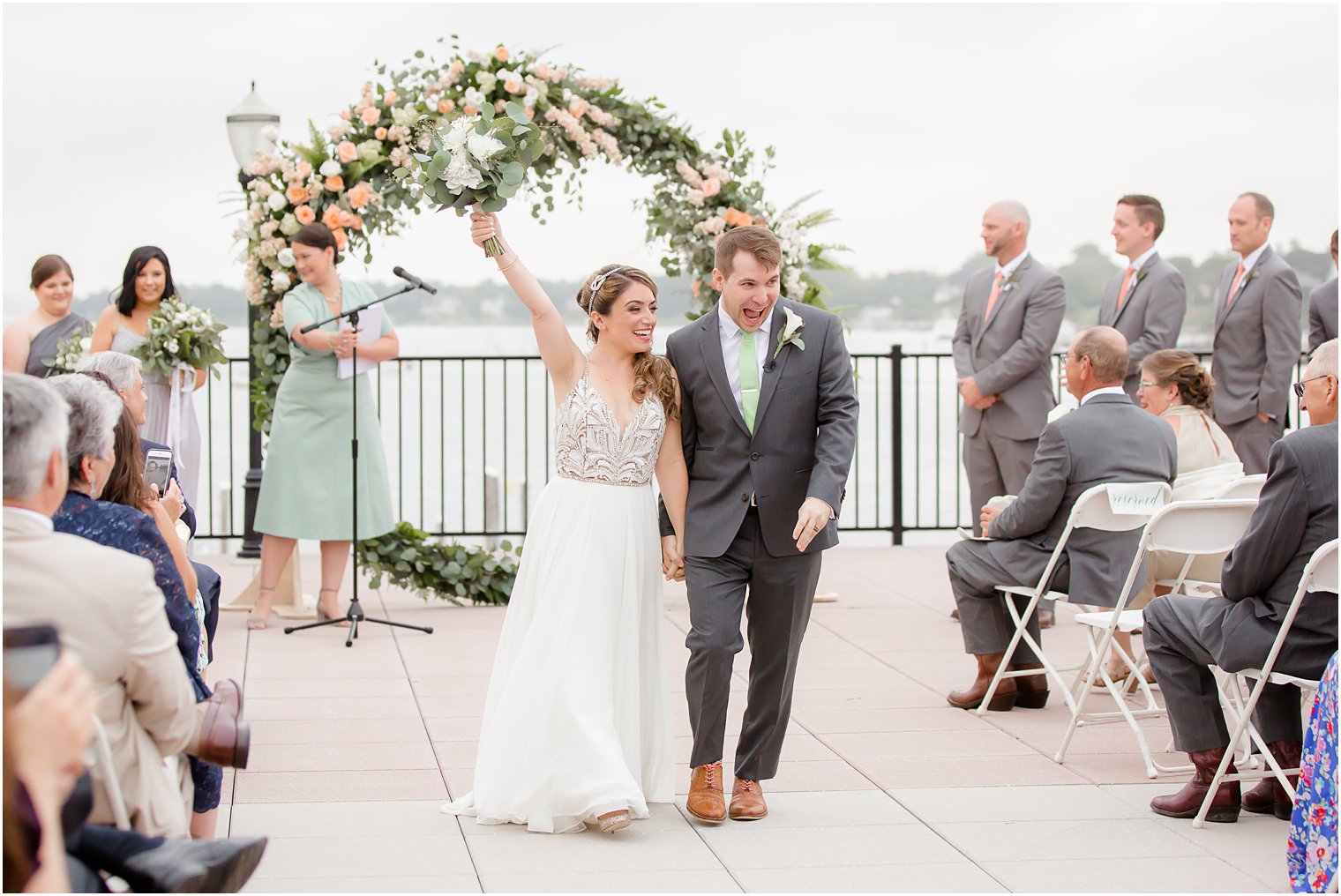 Outdoor ceremony at the Molly Pitcher Inn in Red Bank, NJ