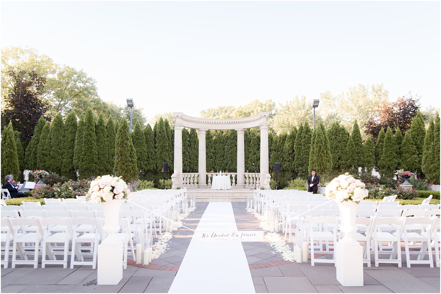 Outdoor ceremony at The Rockleigh in Rockleigh, NJ
