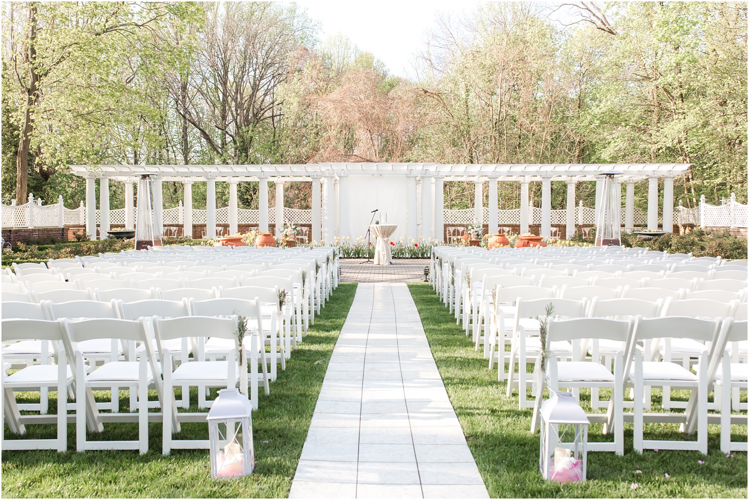 Outdoor ceremony at Shadowbrook in Shrewsbury, NJ