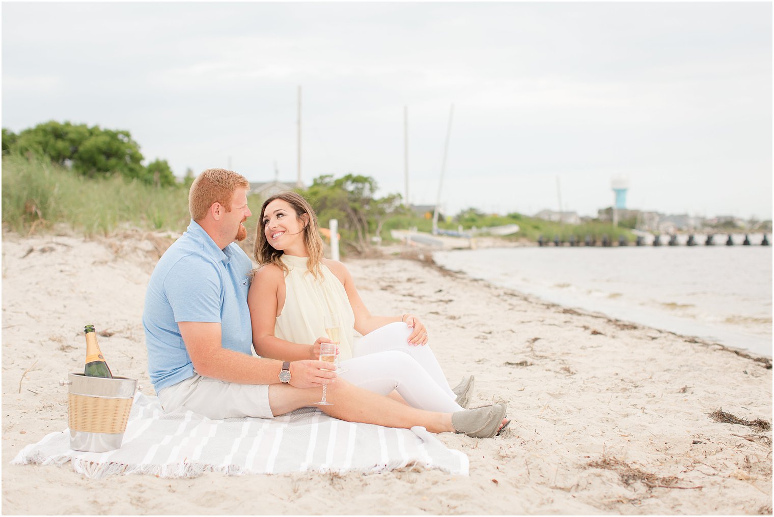 Posing ideas for tall groom short bride