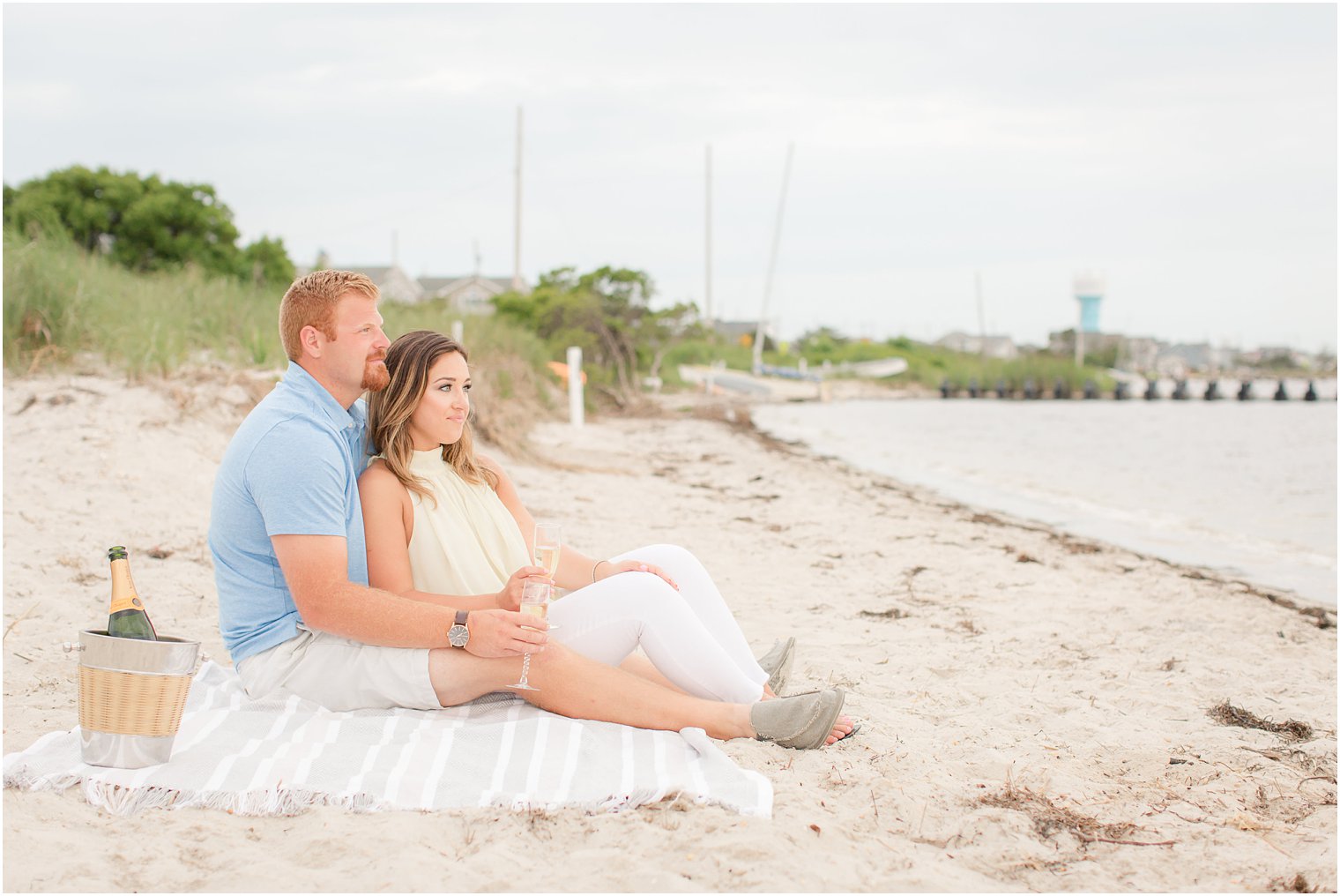 romantic engagement photo ideas