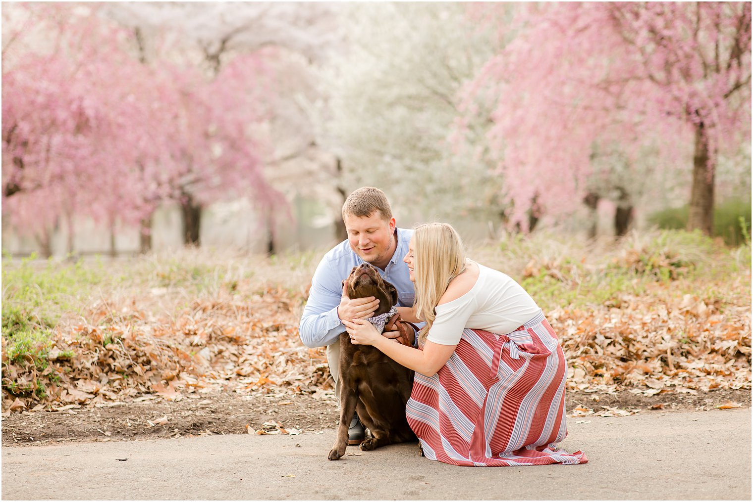 Engagement session with dog by Idalia Photography