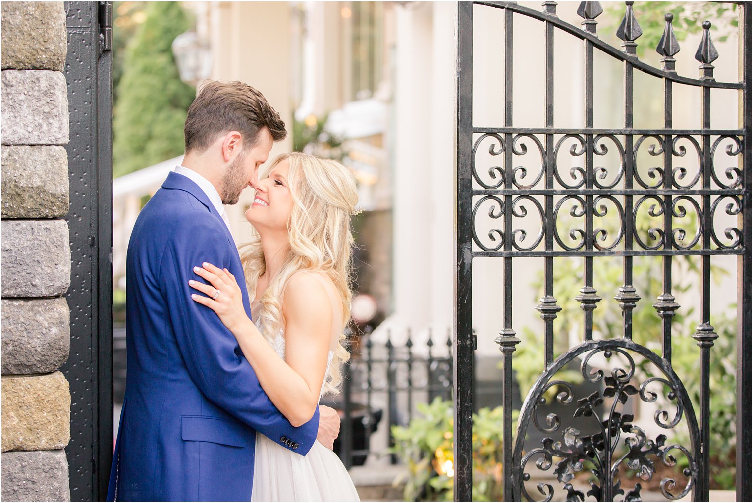 wedding photos at fountain of Westmount Country Club Wedding