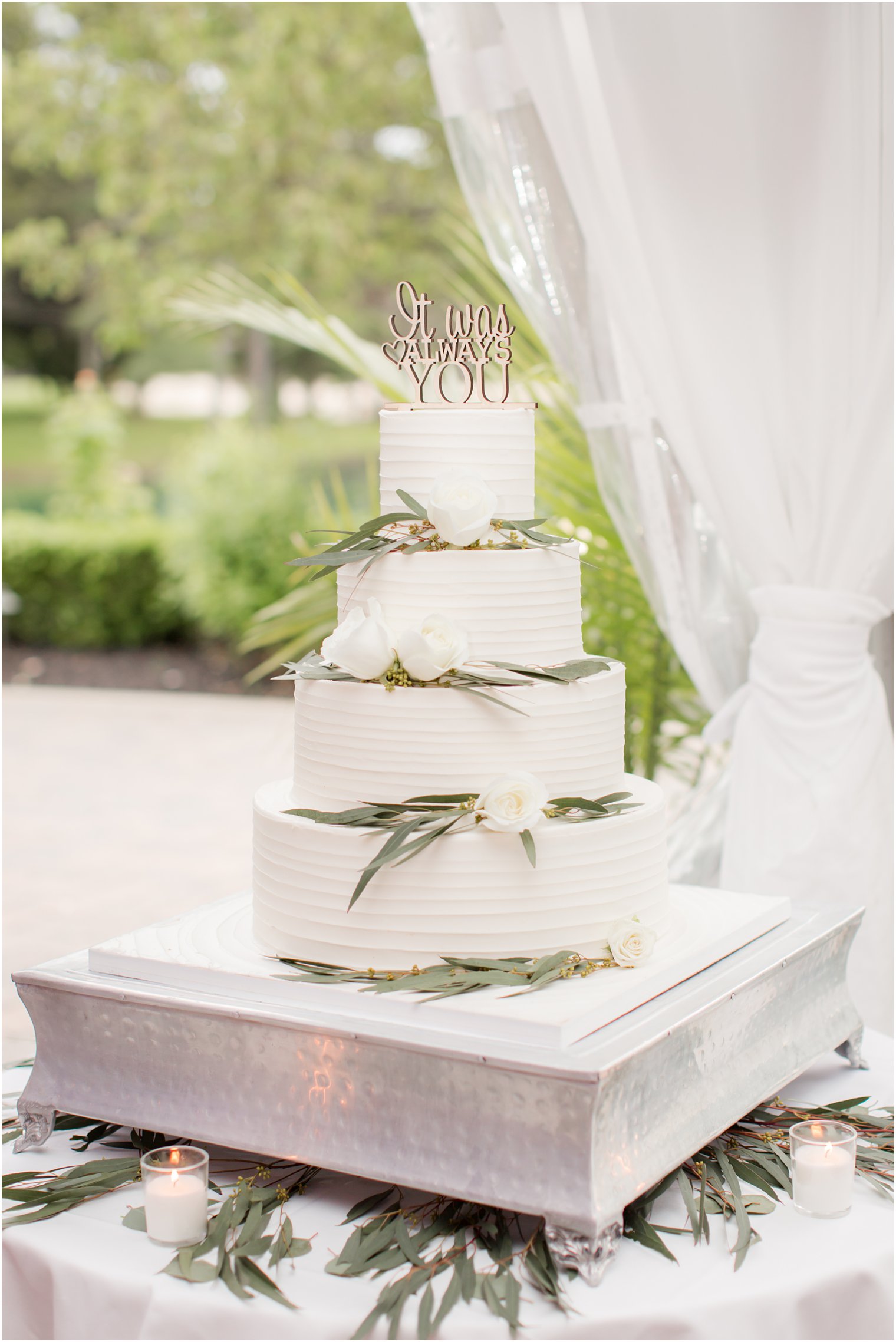 Wedding cake at Windows on the Water at Frogbridge in Millstone NJ