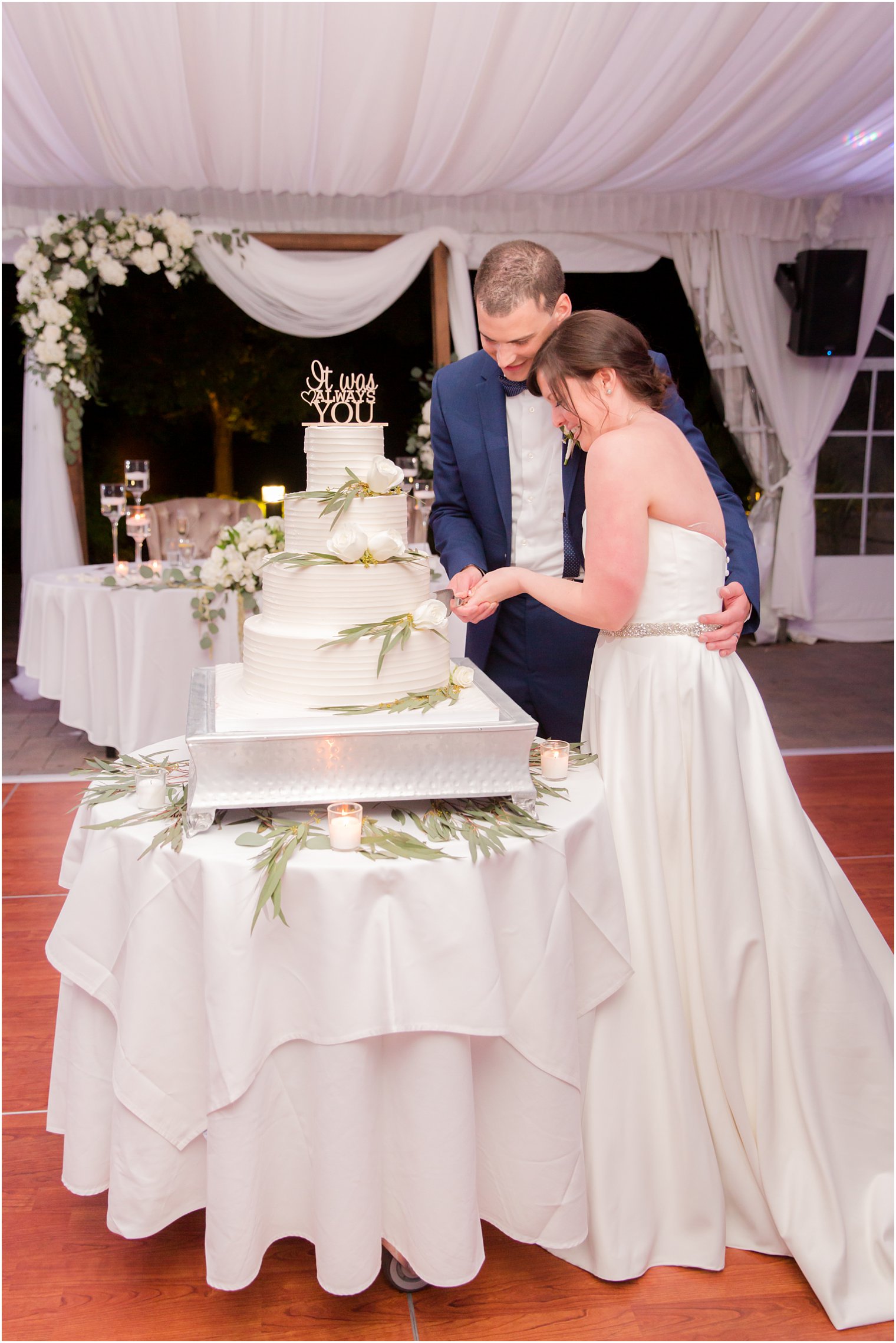 Wedding cake cutting at Windows on the Water at Frogbridge in Millstone NJ