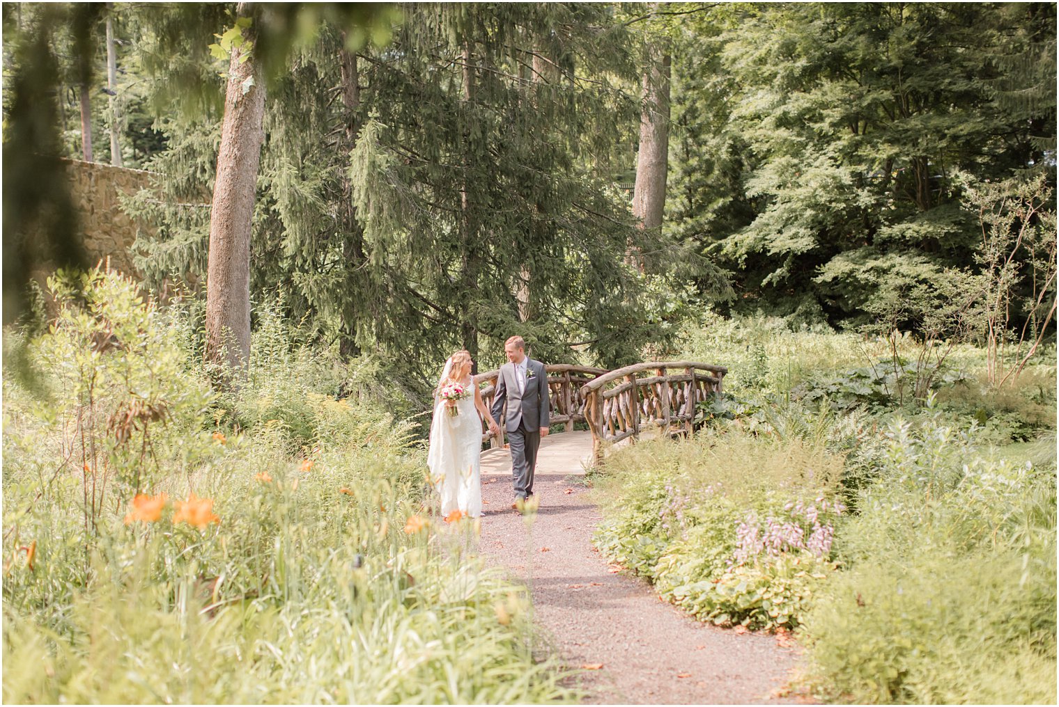 Wedding photos at Leonard J. Buck Garden