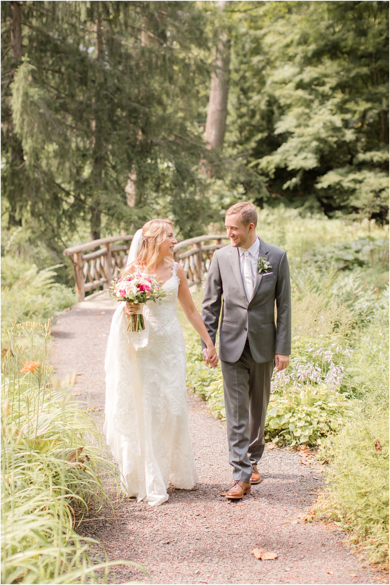 Wedding photos at Leonard J. Buck Garden