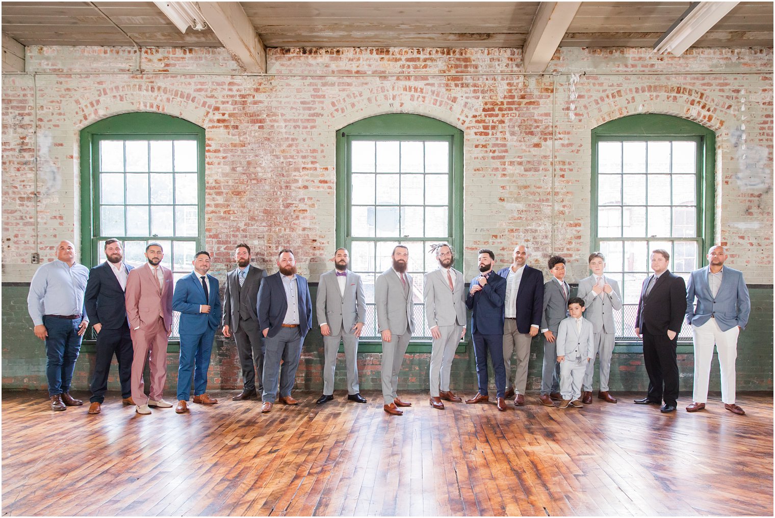 Mismatched groomsmen photo 