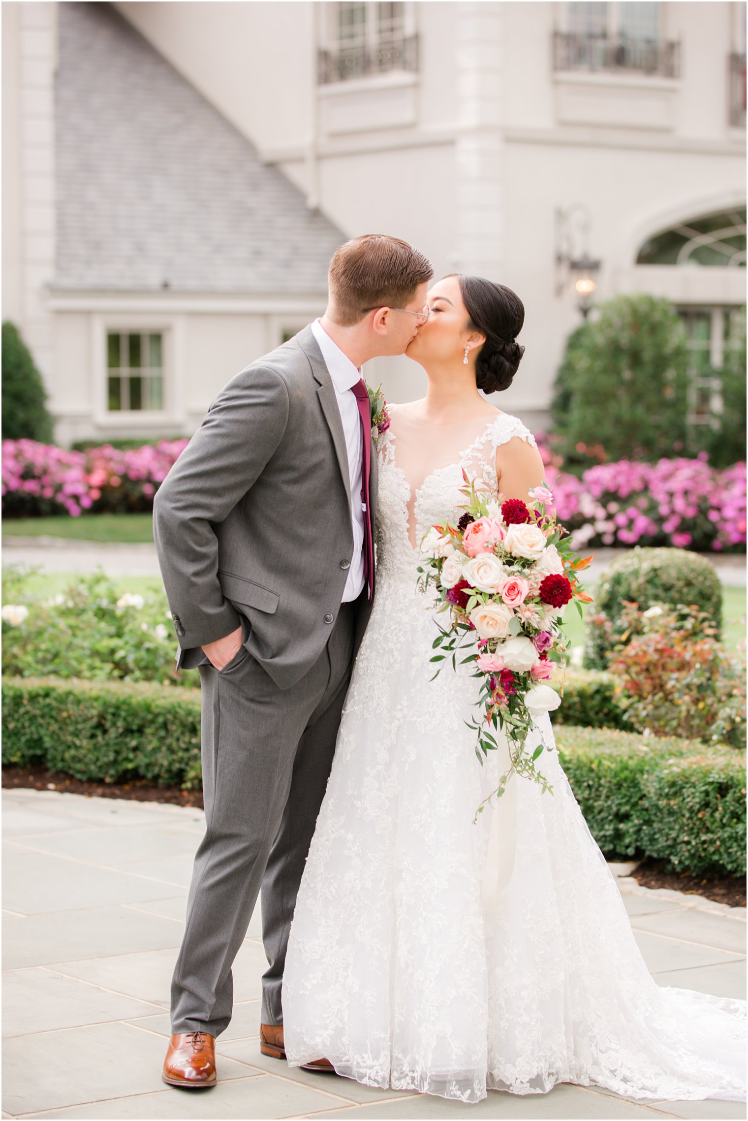 fall wedding photos at Park Chateau Estate with Idalia Photography