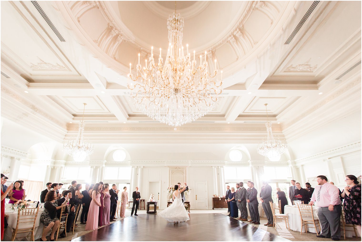 first dance at Park Chateau Estate reception photographed by Idalia Photography