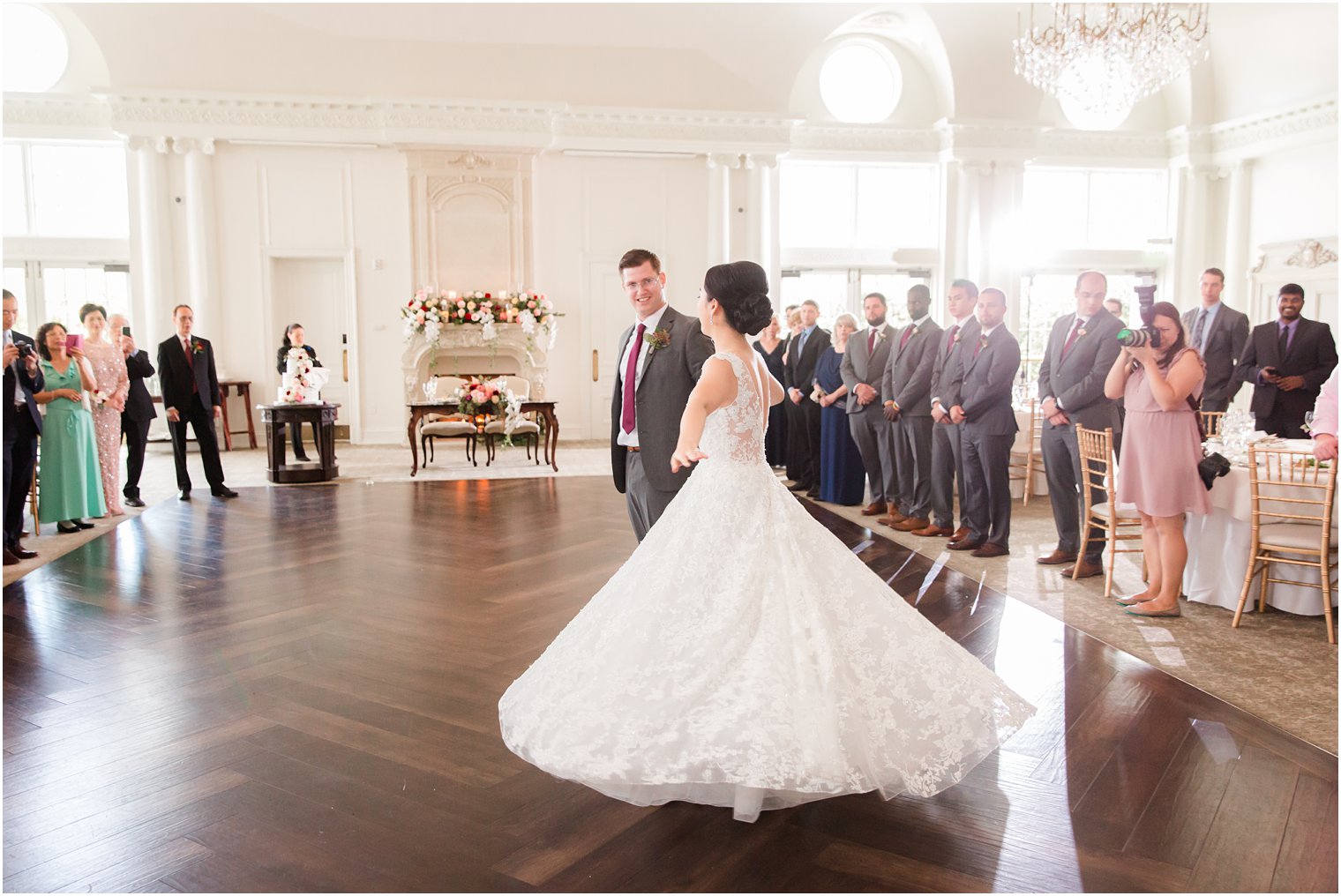 Idalia Photography photographs first dance at Park Chateau Estate 