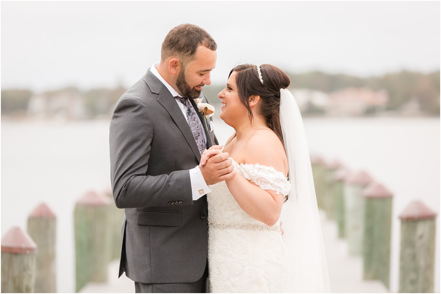 romantic wedding portraits at Clarks Landing with Idalia Photography