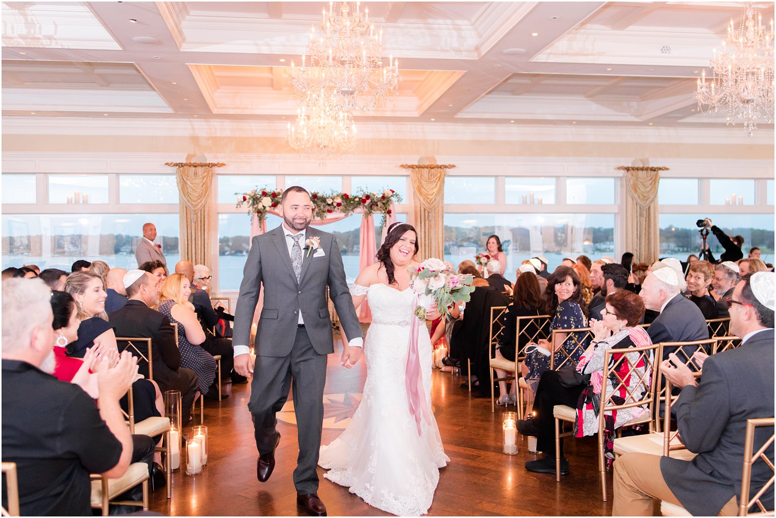 wedding ceremony at Clarks Landing photographed by Idalia Photography