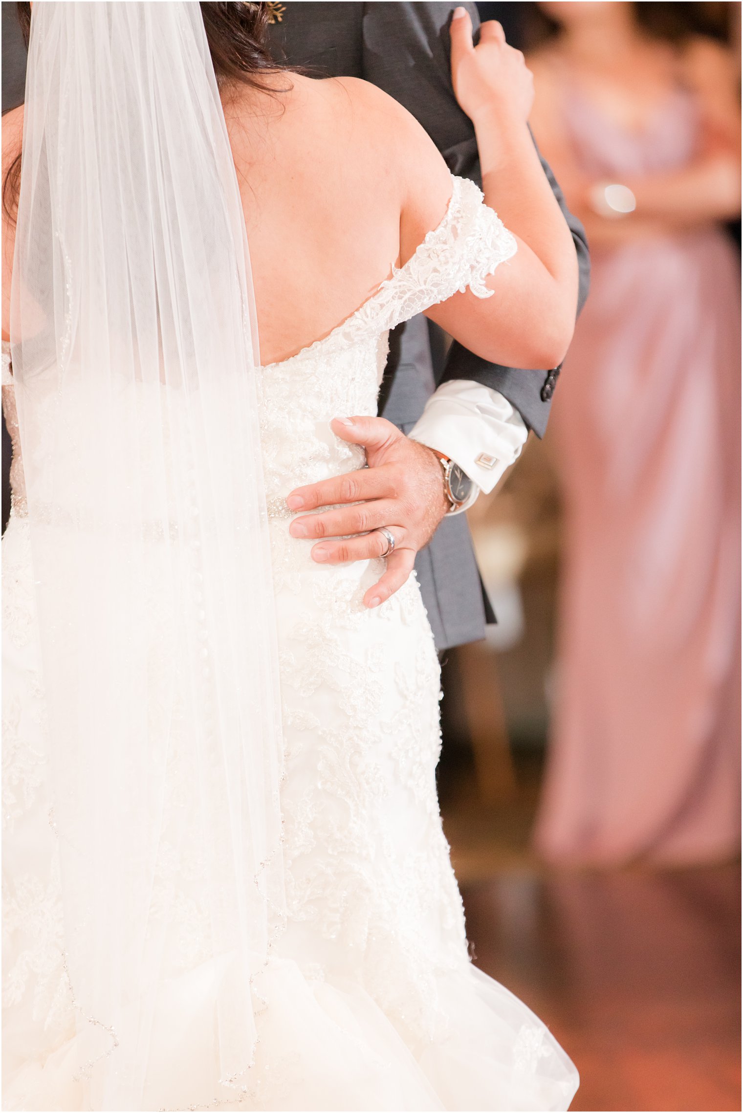 first dance at Clarks Landing with Idalia Photography