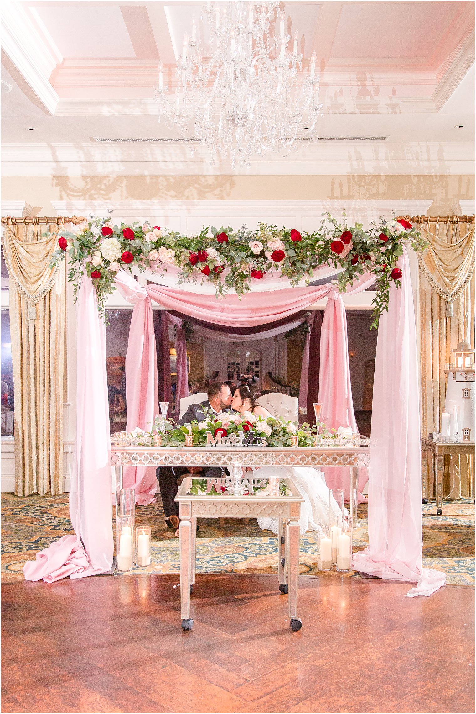 sweetheart table at Clarks Landing Yacht Club by Idalia Photography