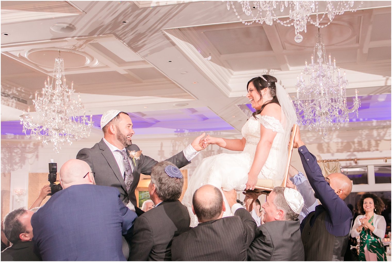 reception dancing at Clarks Landing Yacht Club with Idalia Photography