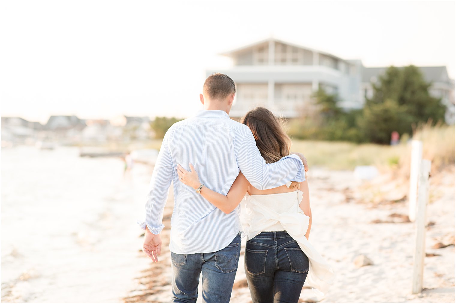 cozy engagement session along the Jersey Shore with Idalia Photography