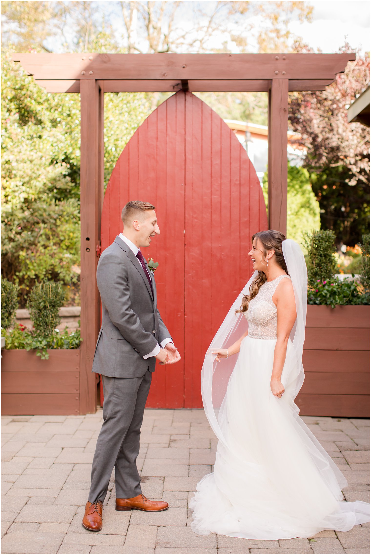 Stone House at Stirling Ridge wedding day first look photographed by Idalia Photography