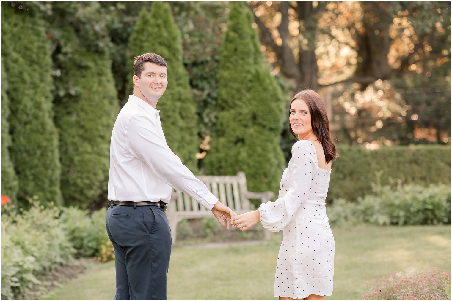 Idalia Photography captures summer engagement at Skylands Manor