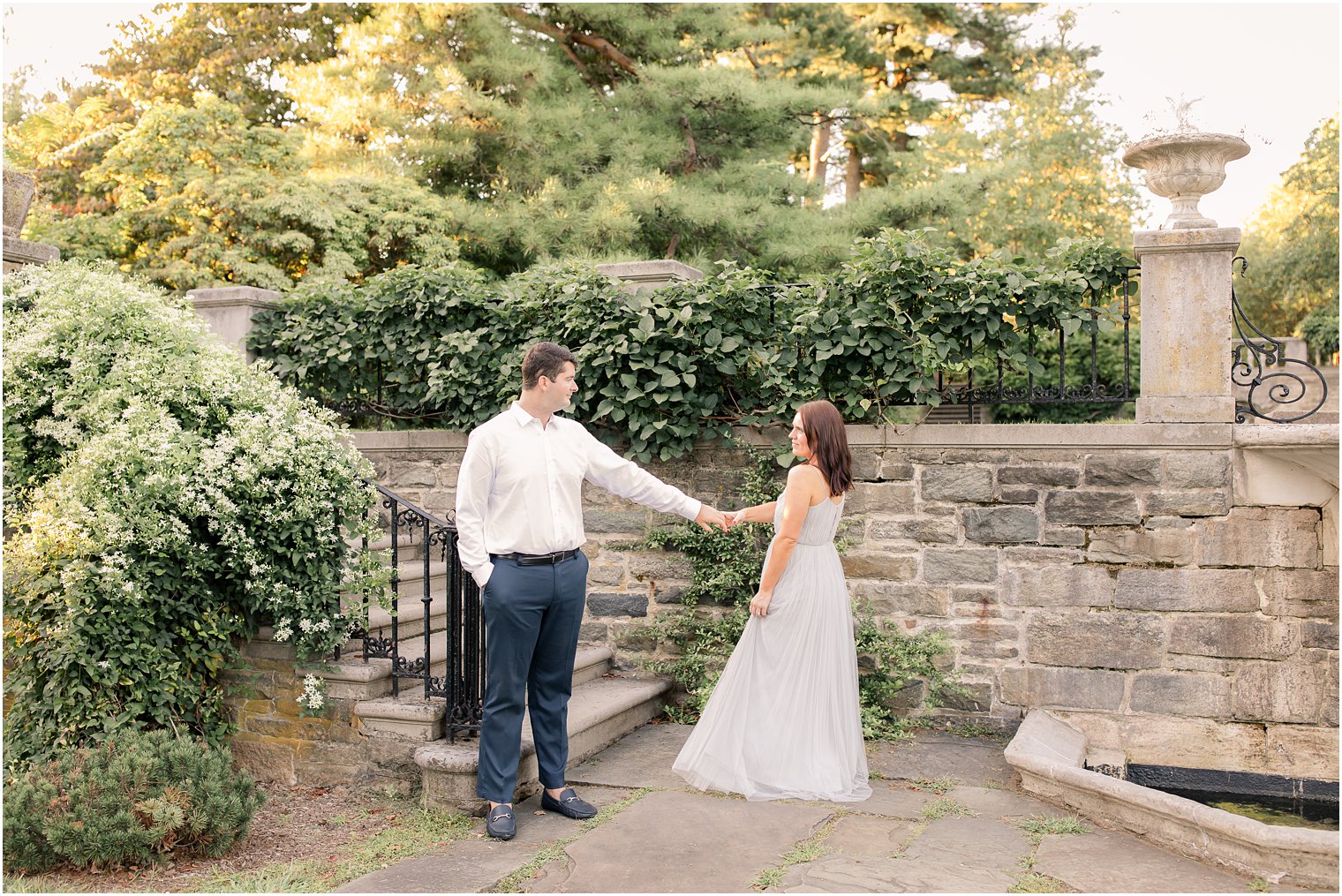 garden summer engagement at Skylands Manor with Idalia Photography