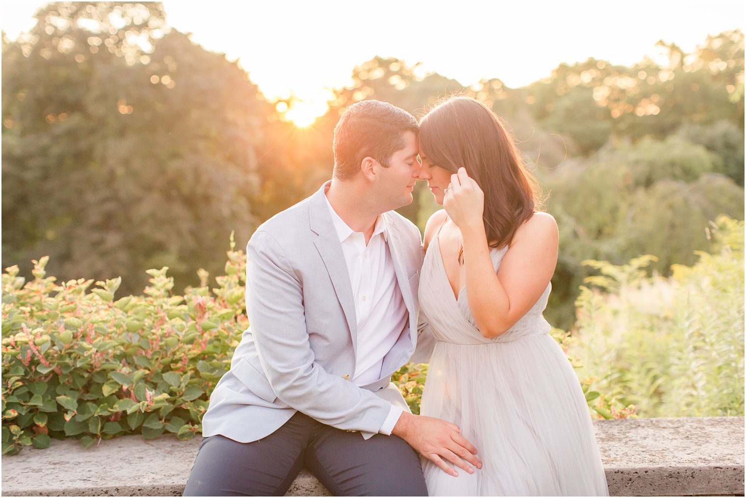 romantic summer engagement at Skylands Manor with Idalia Photography