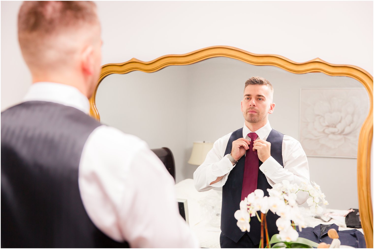 groom prepares for NJ wedding day with Idalia Photography